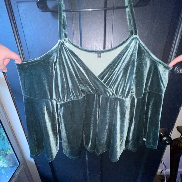 Torrid Emerald Green Velvet Blouse ~ 2x - Picture 8 of 10